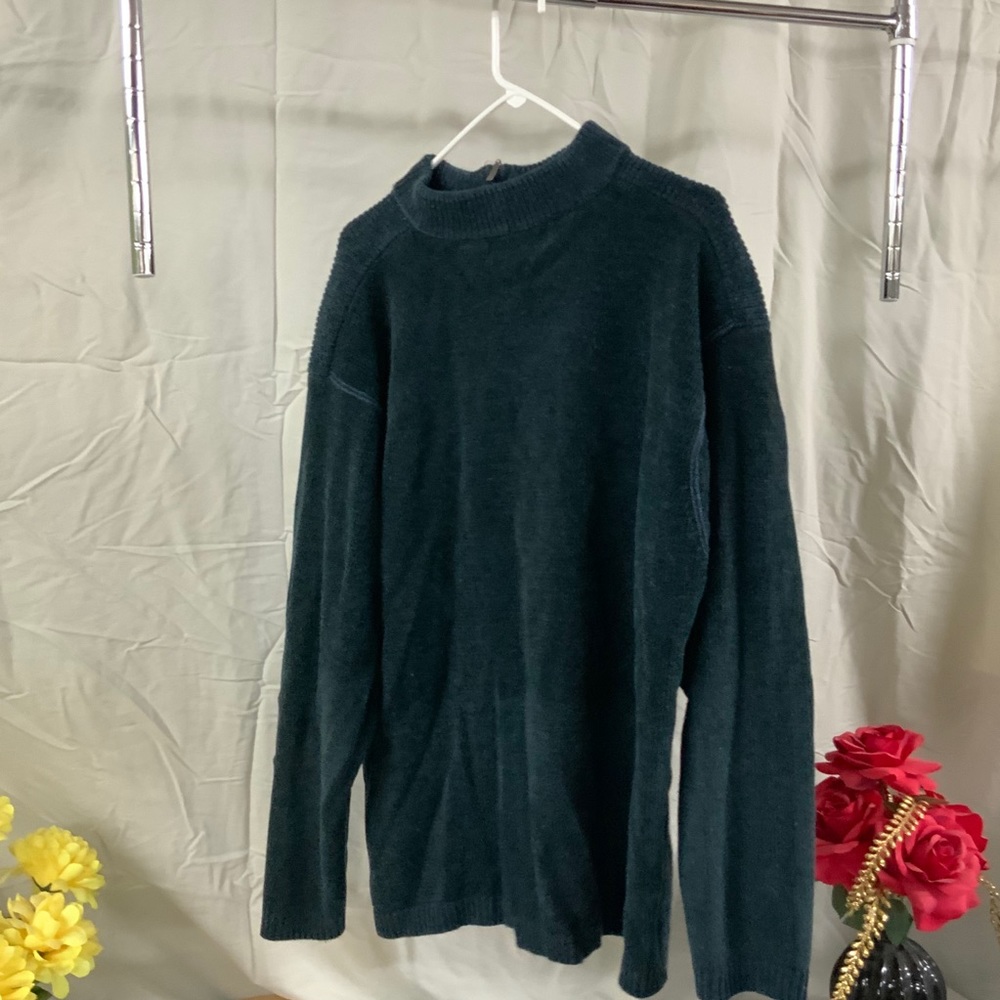 Women’s sweater